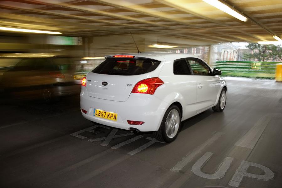  Kia pro_cee&rsquo;d 2008 года  (фото 16 из 182)